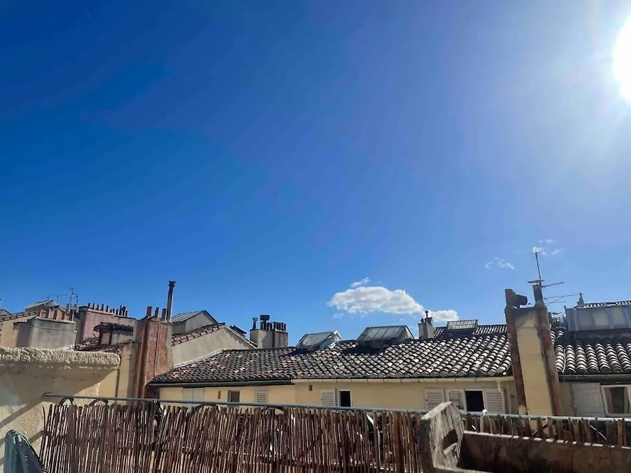 Appartement Petit Nid Plein Soleil Avec Terrasse à Marseille