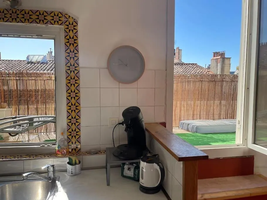 Appartement Petit Nid Plein Soleil Avec Terrasse à Marseille