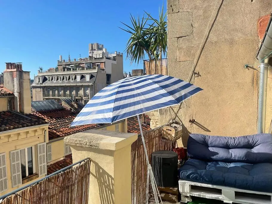 Appartement Petit Nid Plein Soleil Avec Terrasse à Marseille