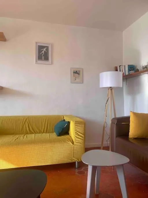 Appartement Petit Nid Plein Soleil Avec Terrasse à Marseille