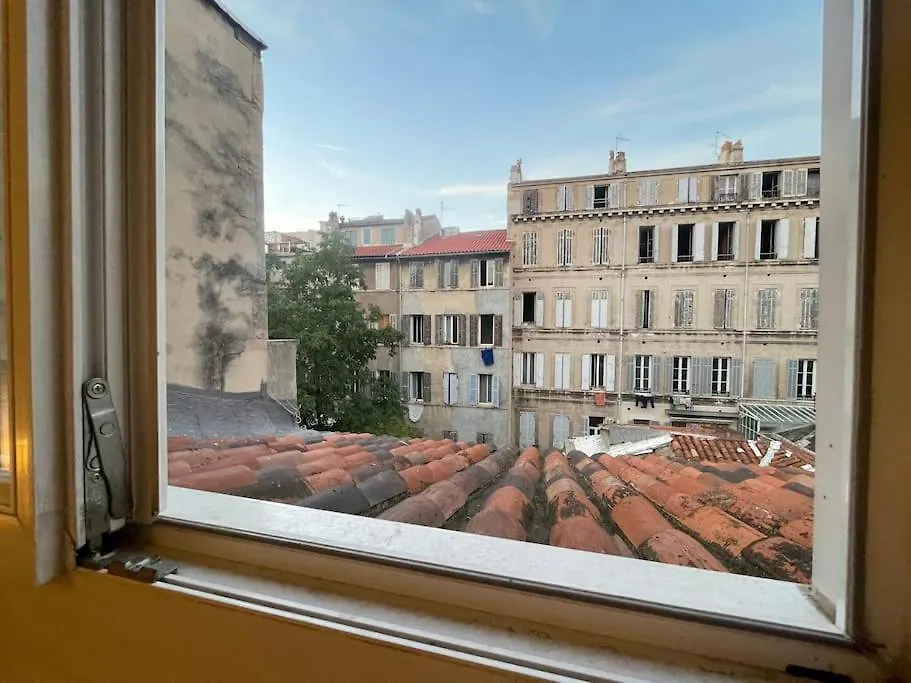 Appartement Petit Nid Plein Soleil Avec Terrasse à Marseille 0*,  France