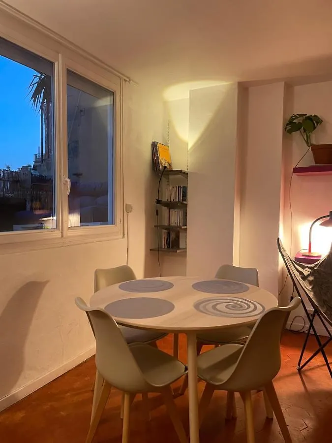 Appartement Petit Nid Plein Soleil Avec Terrasse à Marseille
